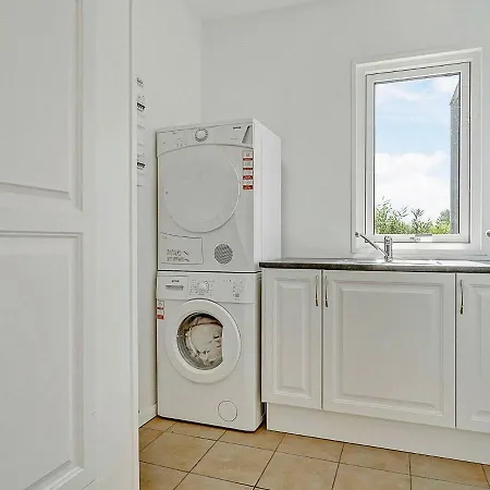 Three-bedroom Holiday In Afarnes *