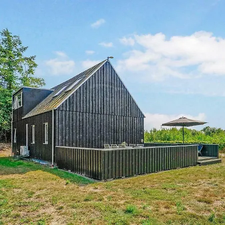 Dom wakacyjny Three-bedroom Holiday In Afarnes